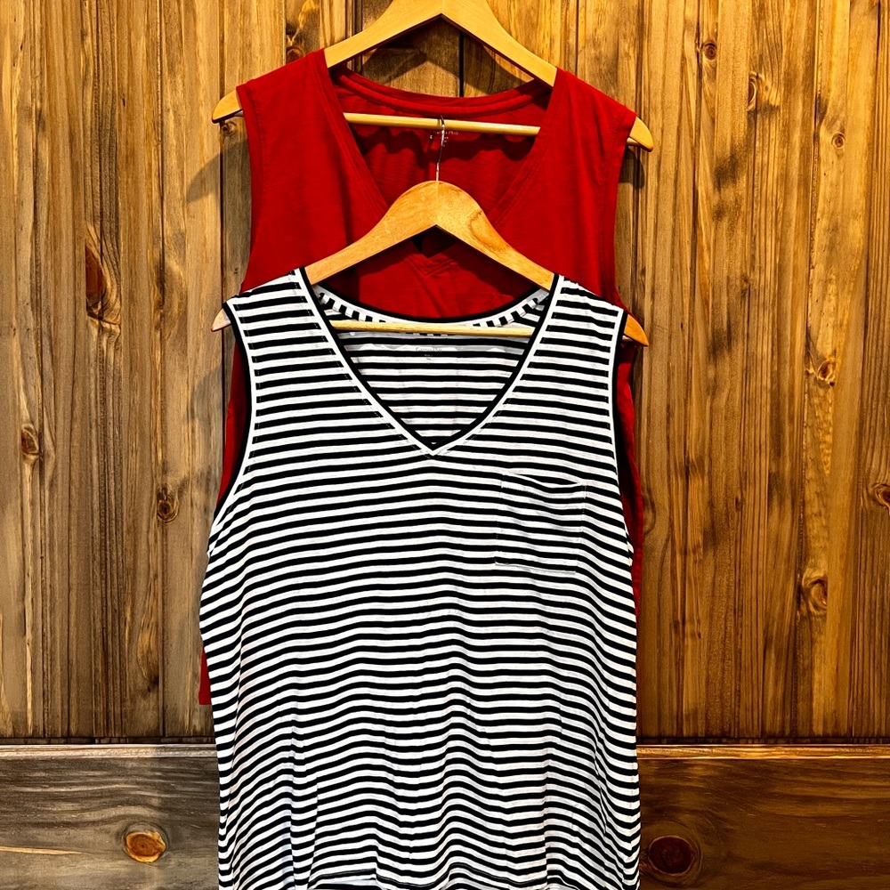Garnet Hill Weekender V neck Tank Tops XL